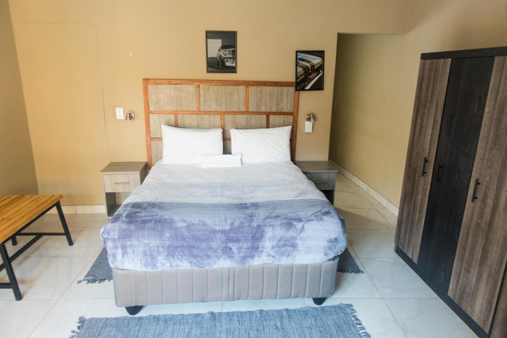 Ondangwa Rest Camp Panzió Kültér fotó